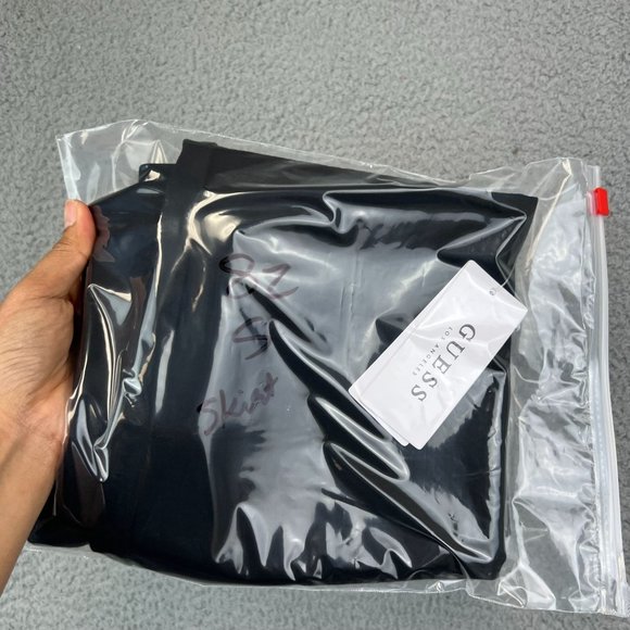 New GUESS WOMEN VIVA TWIST PONTE SKIRT SIZE SMALL - Picture 9 of 9